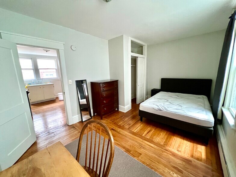 Building Photo - 2338 16th St