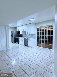 Building Photo - 8186 Paper Birch Dr