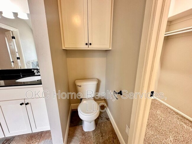 Building Photo - 2412 SE 92nd Terrace