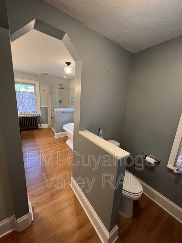 Building Photo - 358 Merriman Rd
