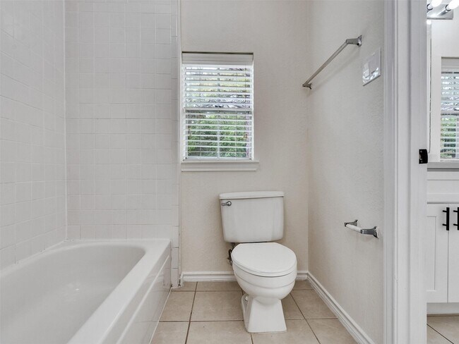 Building Photo - 4510 Chestnut Meadow Dr