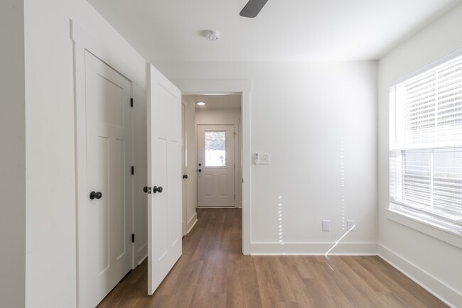 Building Photo - 404 Kirby Dr