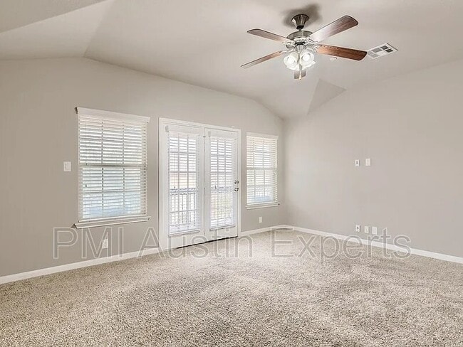 Building Photo - 3101 Davis Ln