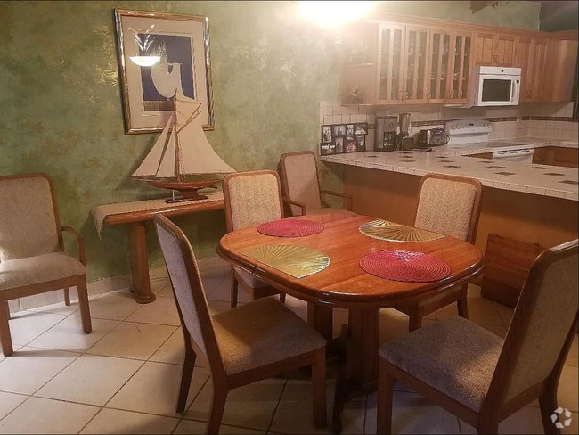 Dining Area - 6111 NW 34th Ter