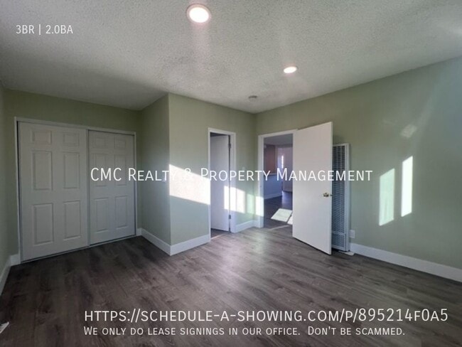 Building Photo - 1932 W 76th St