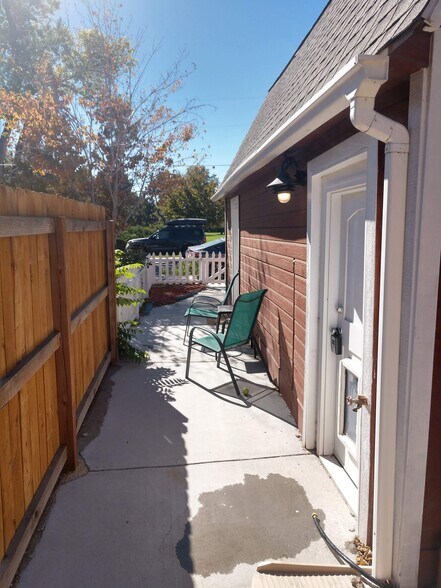 Building Photo - 7655 E 19th Ave