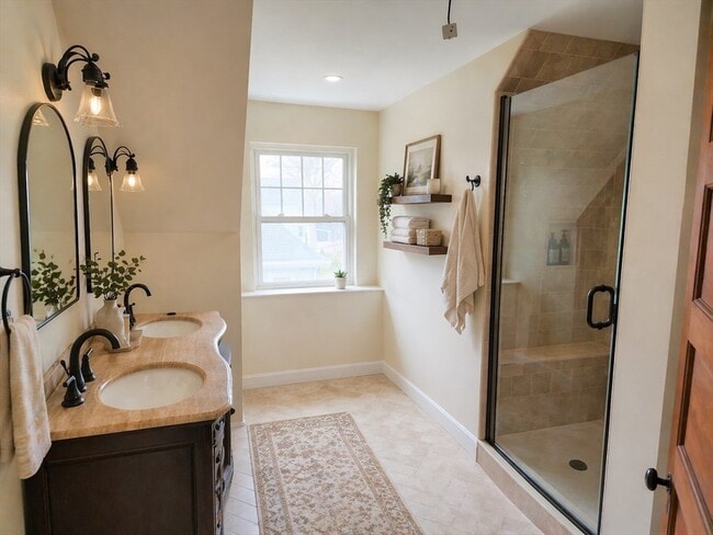 Building Photo - 128 Palfrey St