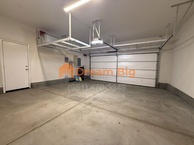 Building Photo - 2256 Stelamar Wy
