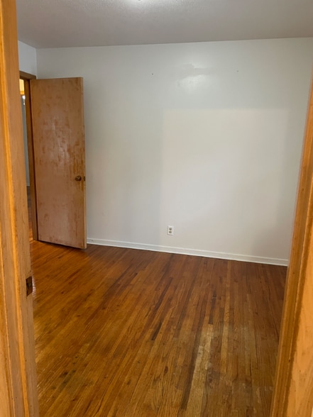 Building Photo - 8471 Hilo Ln S