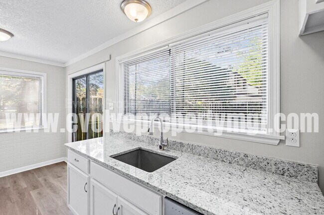 Building Photo - 5535 Quail Thicket