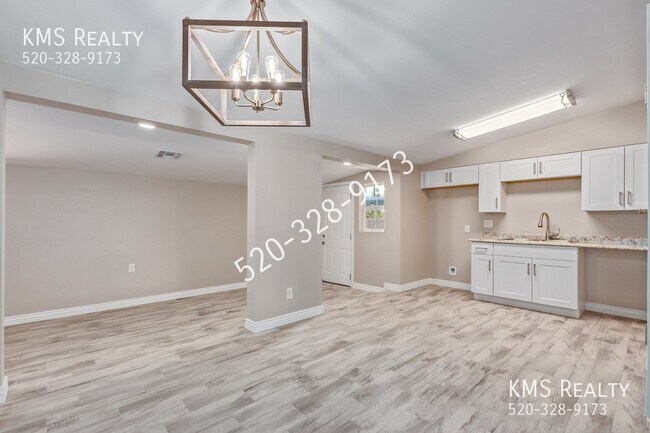 Building Photo - 858 W Virginia-