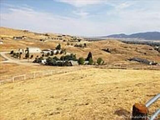 Building Photo - Beautiful 3/2 in Oak Knolls