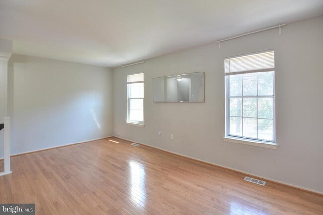 Building Photo - 3 Birdseye Ct