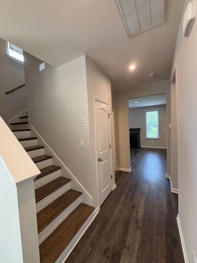 Building Photo - 3240 Brookberry Ln