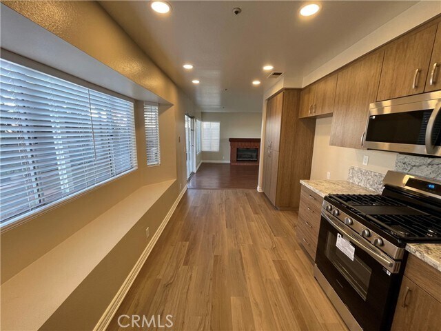 Building Photo - 7271 Kensington Dr
