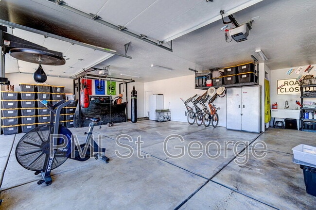 Building Photo - 2823 Kenzies Way