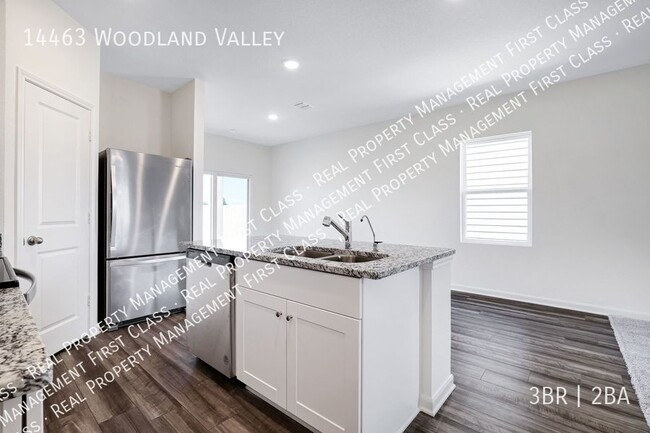 Building Photo - 14463 Woodland Vly