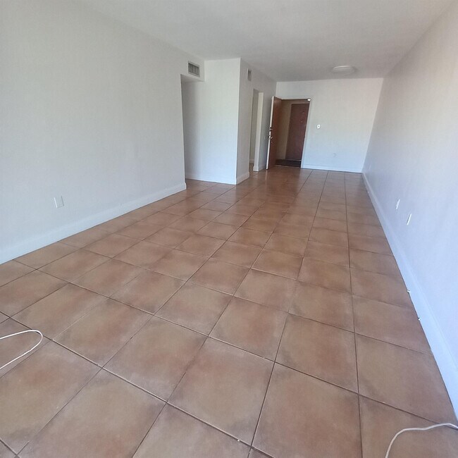 Building Photo - 3610 NW 21st St