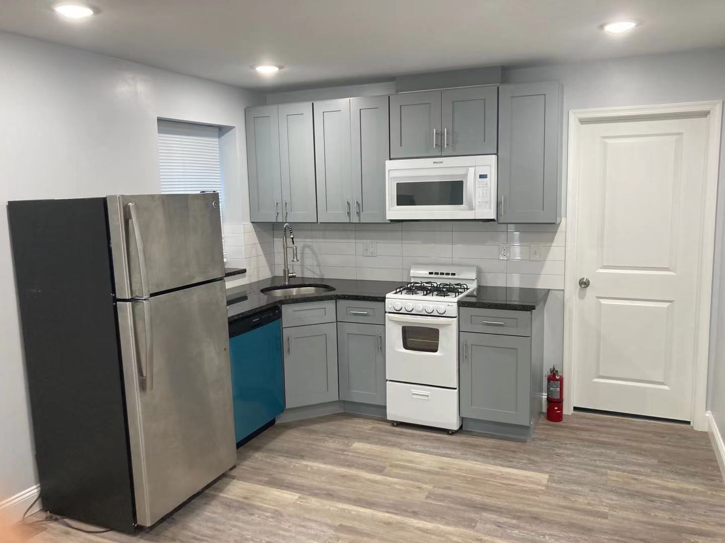 kitchen - 3219 Hamilton St