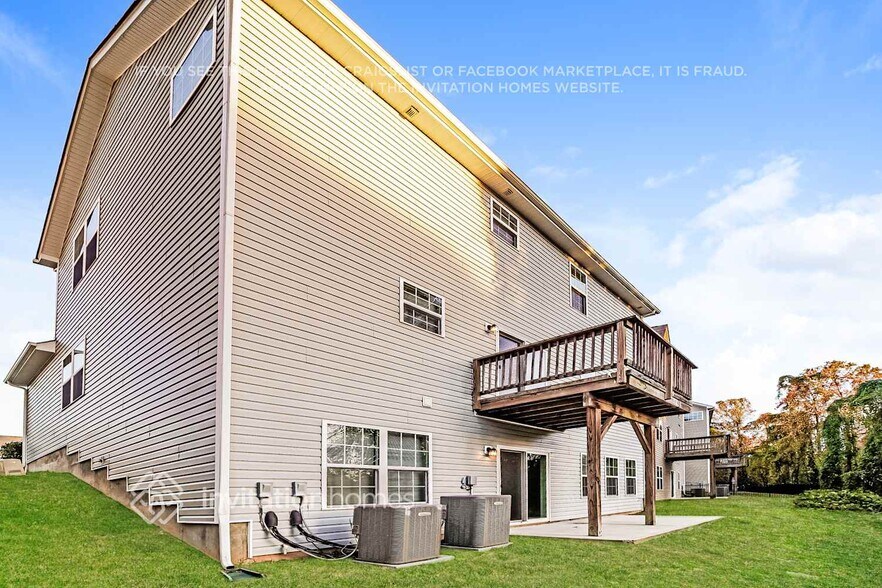 Building Photo - 143 Farmers Folly Dr