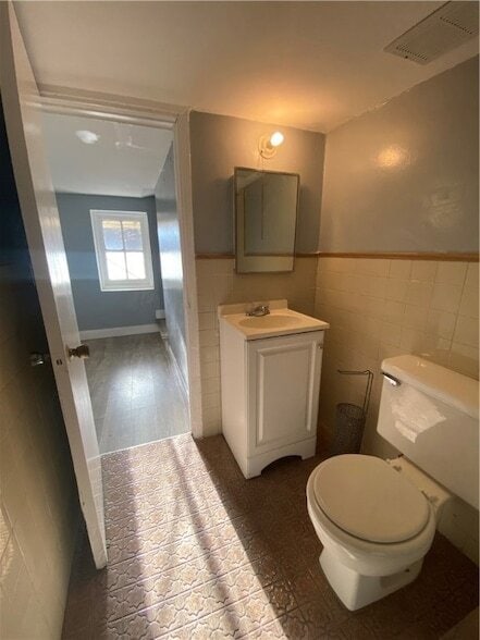 Building Photo - 908 North Ave