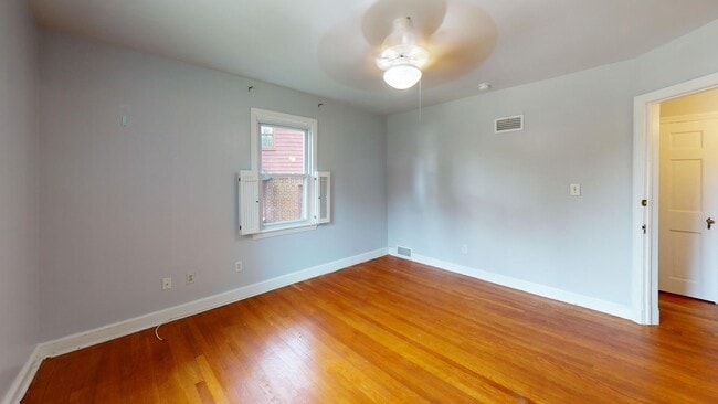 Building Photo - Spacious Three Bedroom Silver Spring House...