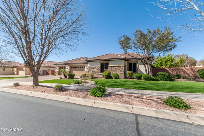 Building Photo - 19888 E Russet Rd