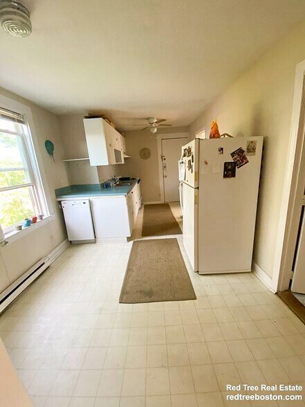 Building Photo - 506 E Broadway