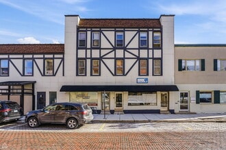 Building Photo - 107 1/2 Dean St