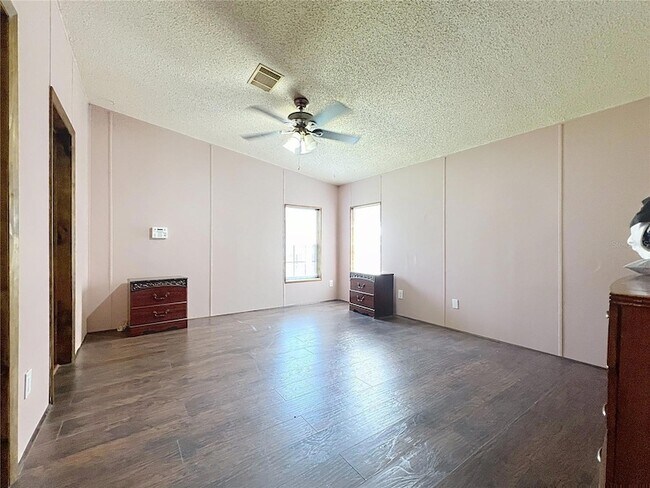 Building Photo - 201 Blackcloud Ln