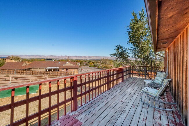 Building Photo - Charming 3-Bedroom Family Home in Orchard Mesa with Incredible Views!!!