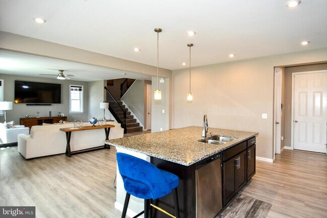 Building Photo - 7706 Colburn Dr