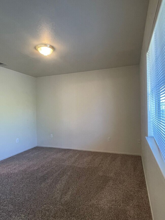 Building Photo - 1390 Serrano Pl