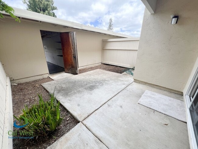 Building Photo - $4095-2 Bd/2.5 Ba Town home in Sunnyvale/Sunset Oaks Community