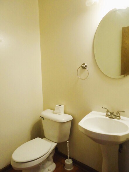 Building Photo - 642 Diamond Pointe Dr