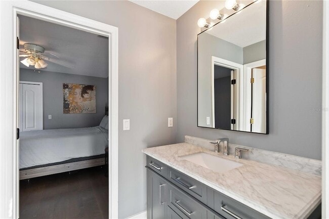 Building Photo - 9797 Portofino Dr