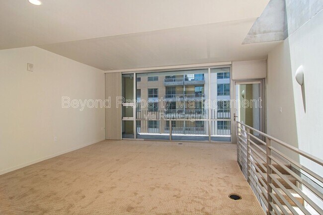 Building Photo - 321 Tenth Avenue