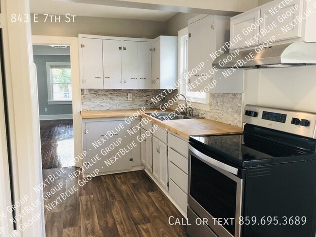 Building Photo - 843 E 7th St