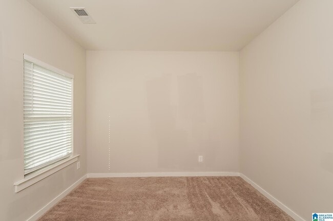 Building Photo - 142 Kings Wy