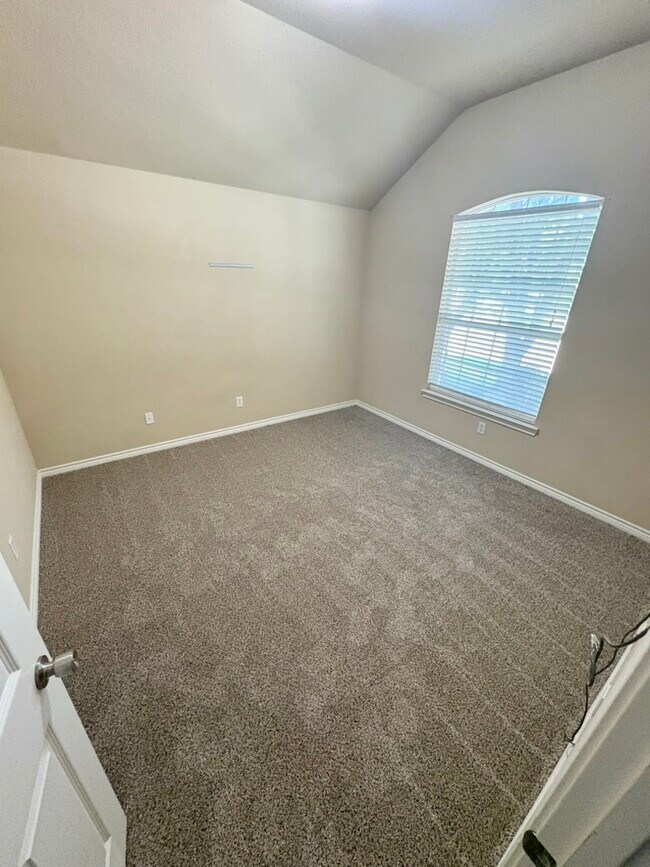 Building Photo - 5908 Parkplace Dr