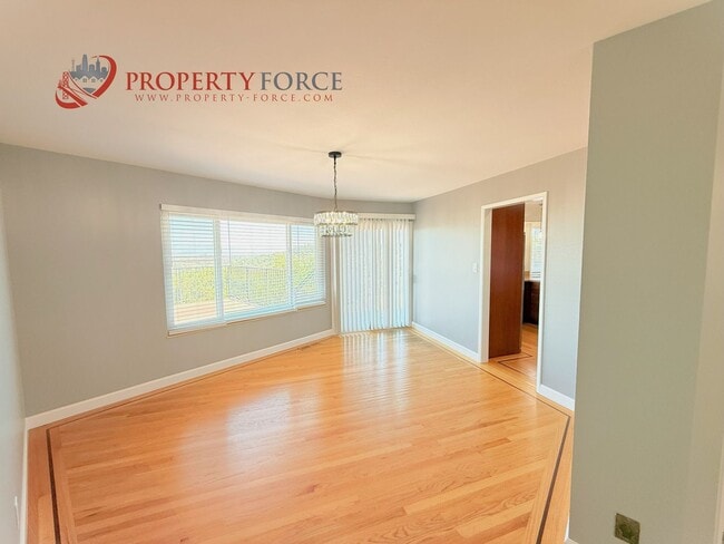 Building Photo - 3145 Alanhill Ln