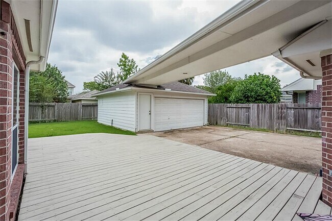 Building Photo - 6105 Jordan Dr