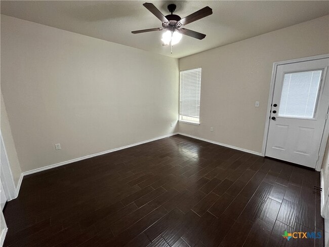 Building Photo - 685 Creekside Cir