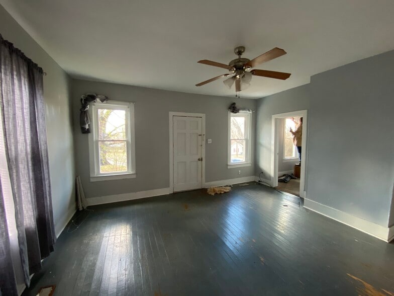 Building Photo - 733 Gracey