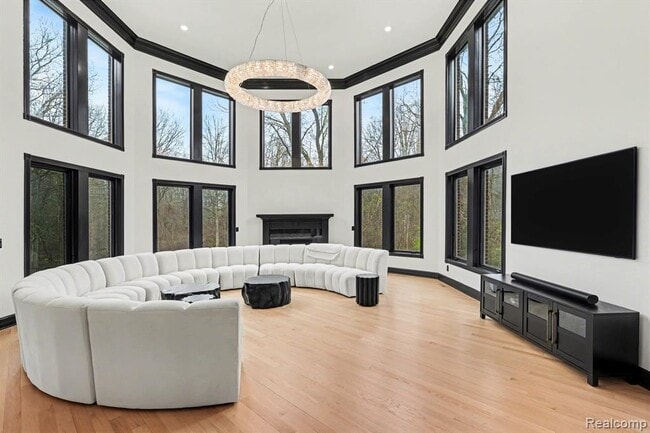 Building Photo - 6986 Montgomery Dr