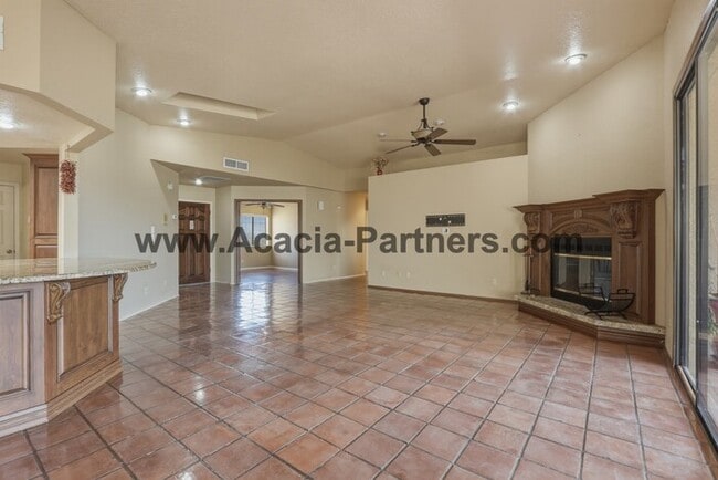 Building Photo - Three Bedroom/Two Bath Home