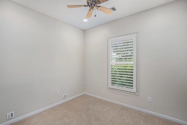 Building Photo - 4655 Spruce St