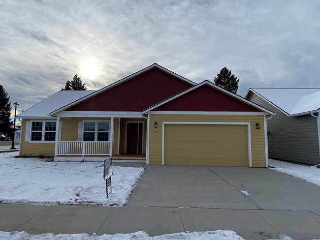 Building Photo - Beautiful 3-Bed, 2-Bath Home in The Arbors Subdivision