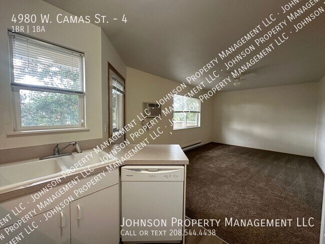 Building Photo - 4980 W Camas St