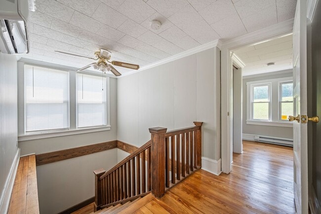 Building Photo - 4 bedroom home in Rich Creek!